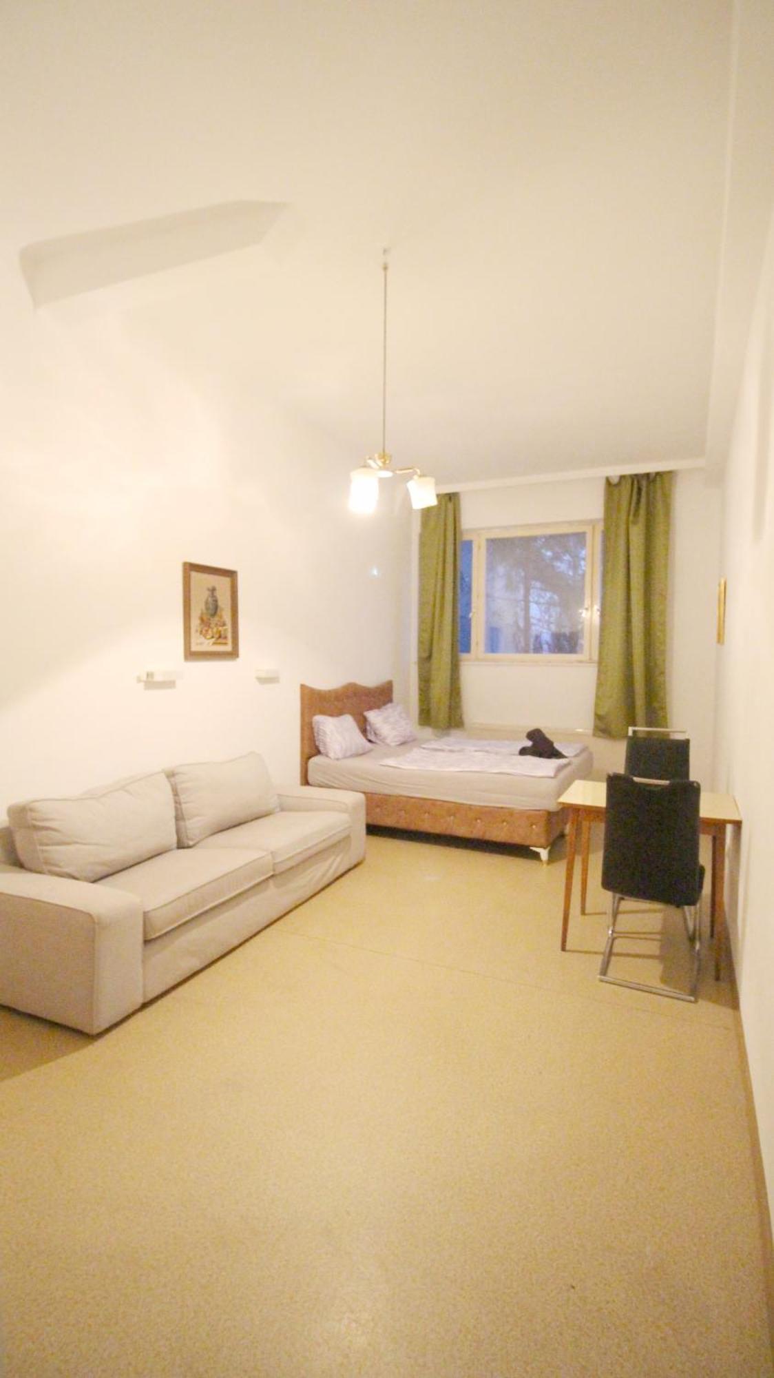 Apartahotel Triple In Hutteldorfer Strasse Area