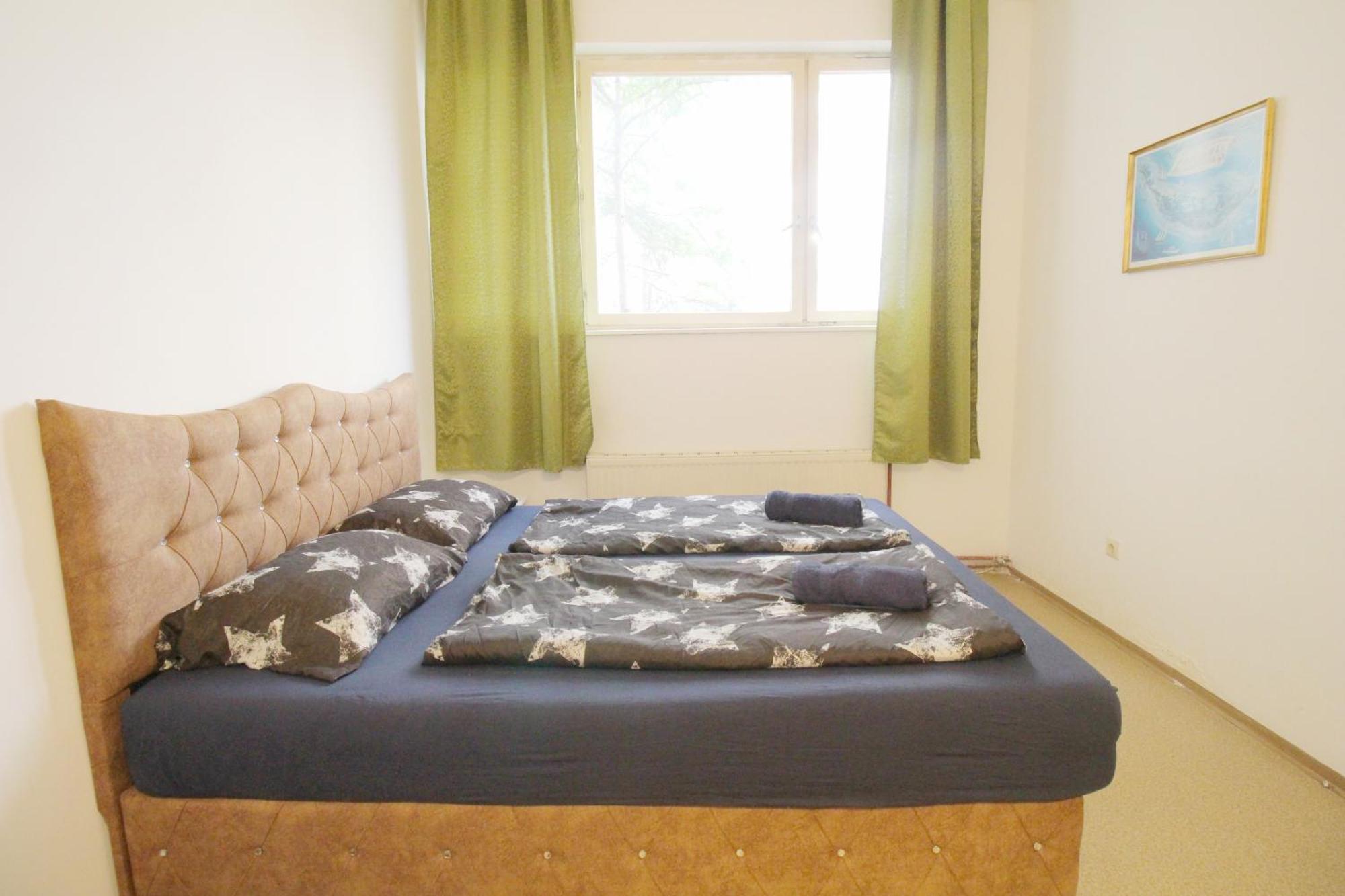 Apartahotel Triple In Hutteldorfer Strasse Area Viena